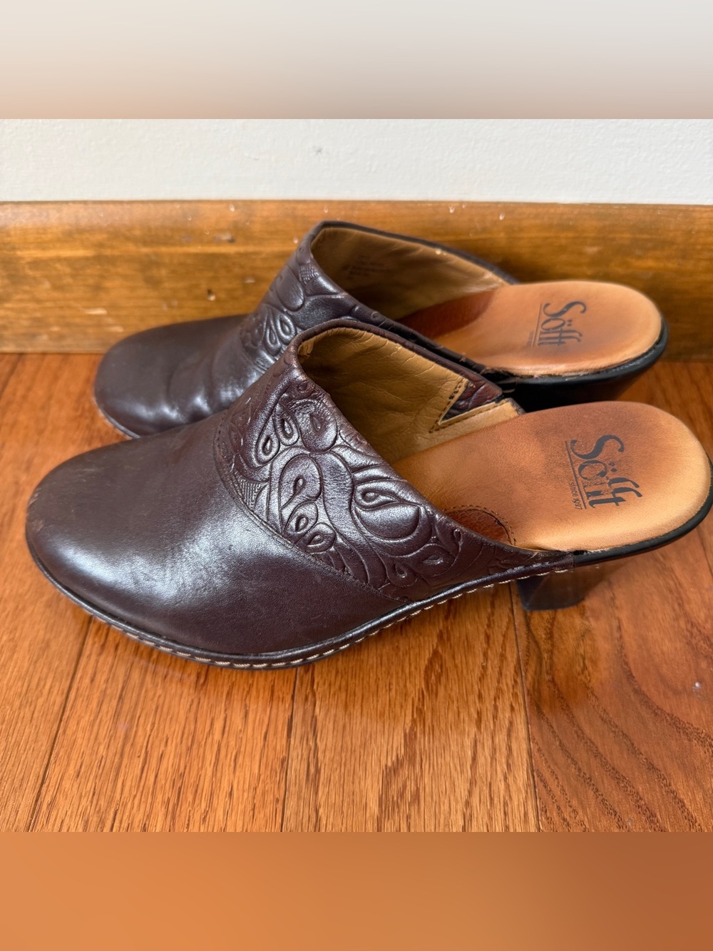 Sofft Women's Dark Brown Embossed Leather Mules